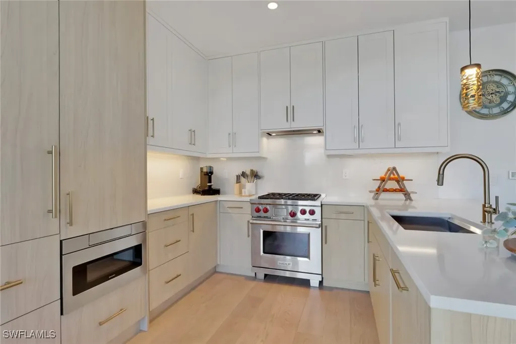 850 Central Avenue Naples FL 34102