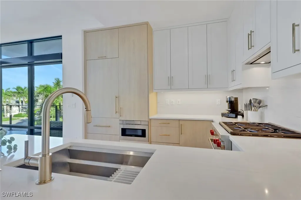 850 Central Avenue Naples FL 34102