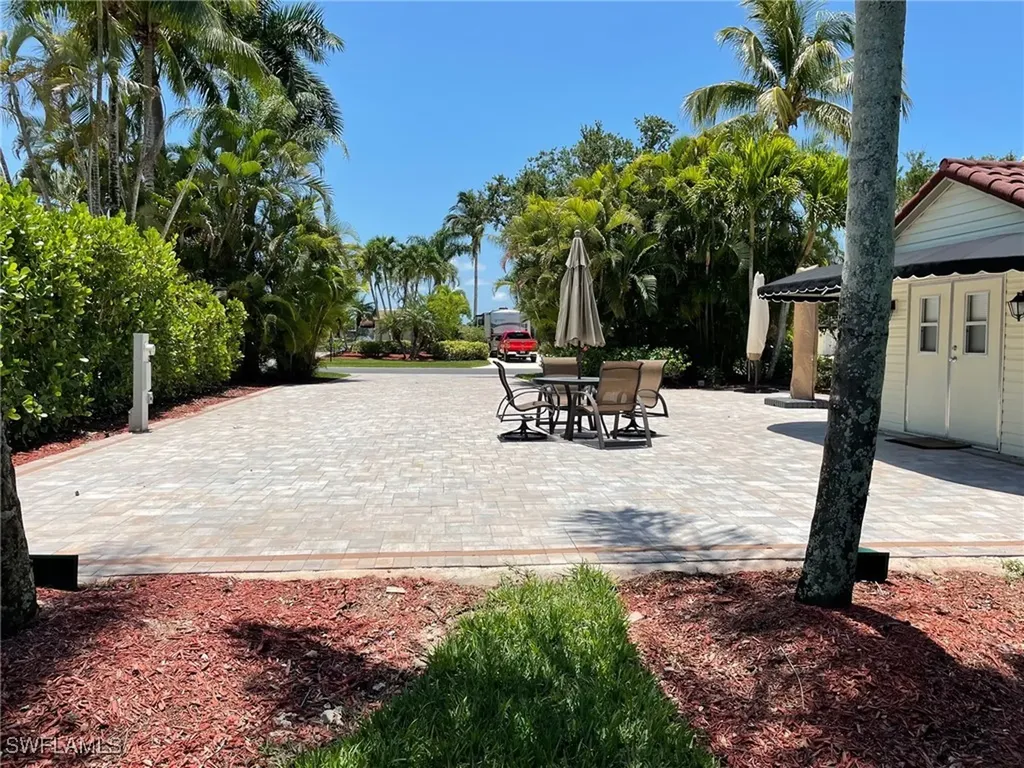 4678 Southern Breeze Drive Naples FL 34114