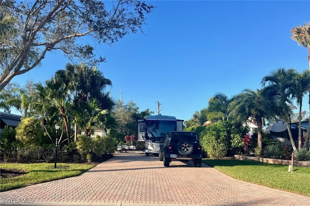 4694 Southern Breeze Drive Naples FL 34114