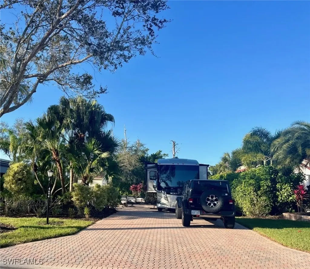 4694 Southern Breeze Drive Naples FL 34114