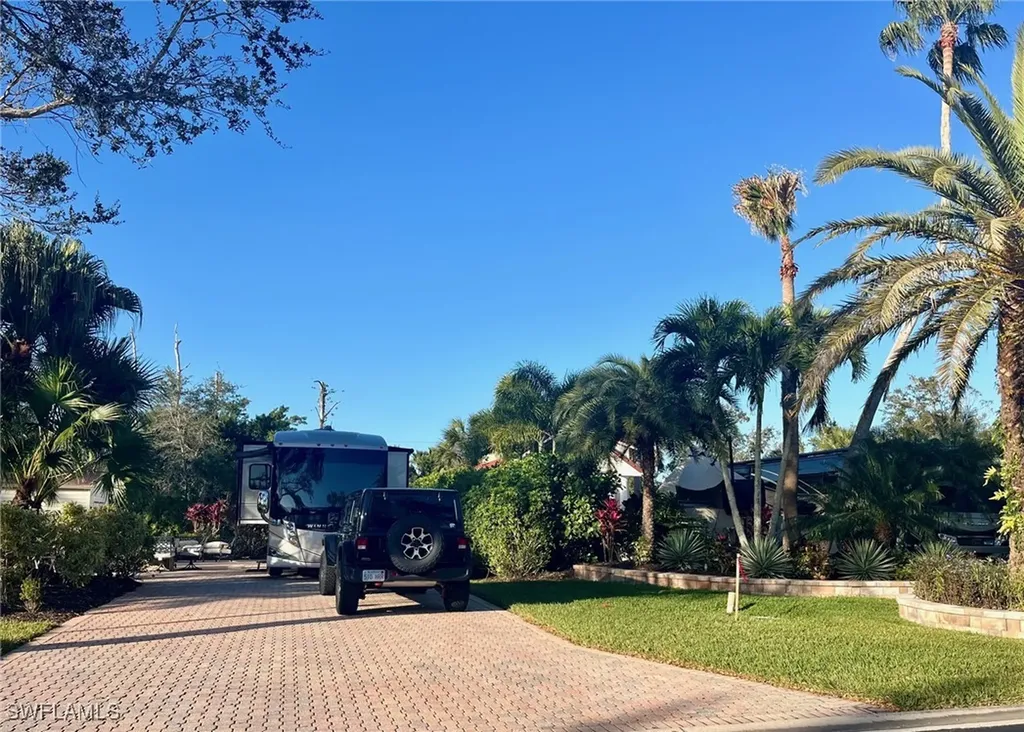 4694 Southern Breeze Drive Naples FL 34114