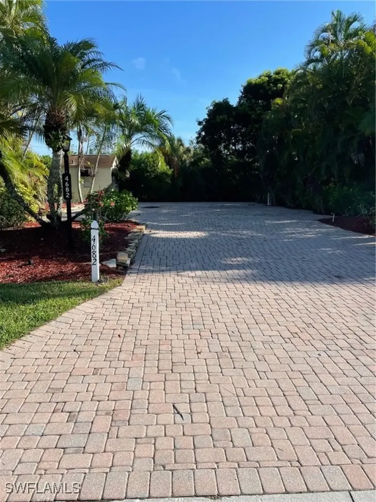 4682 Southern Breeze Drive Naples FL 34114