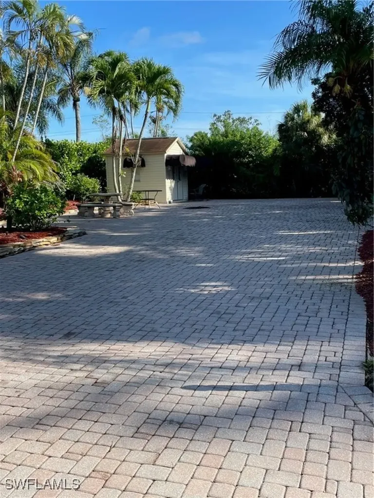4682 Southern Breeze Drive Naples FL 34114