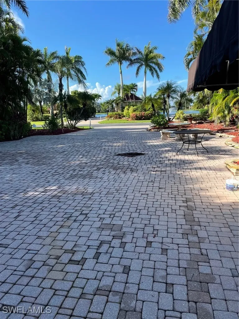 4682 Southern Breeze Drive Naples FL 34114