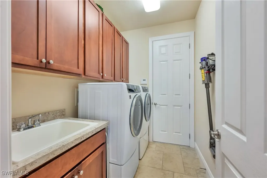 7802 Martino Circle Naples FL 34112