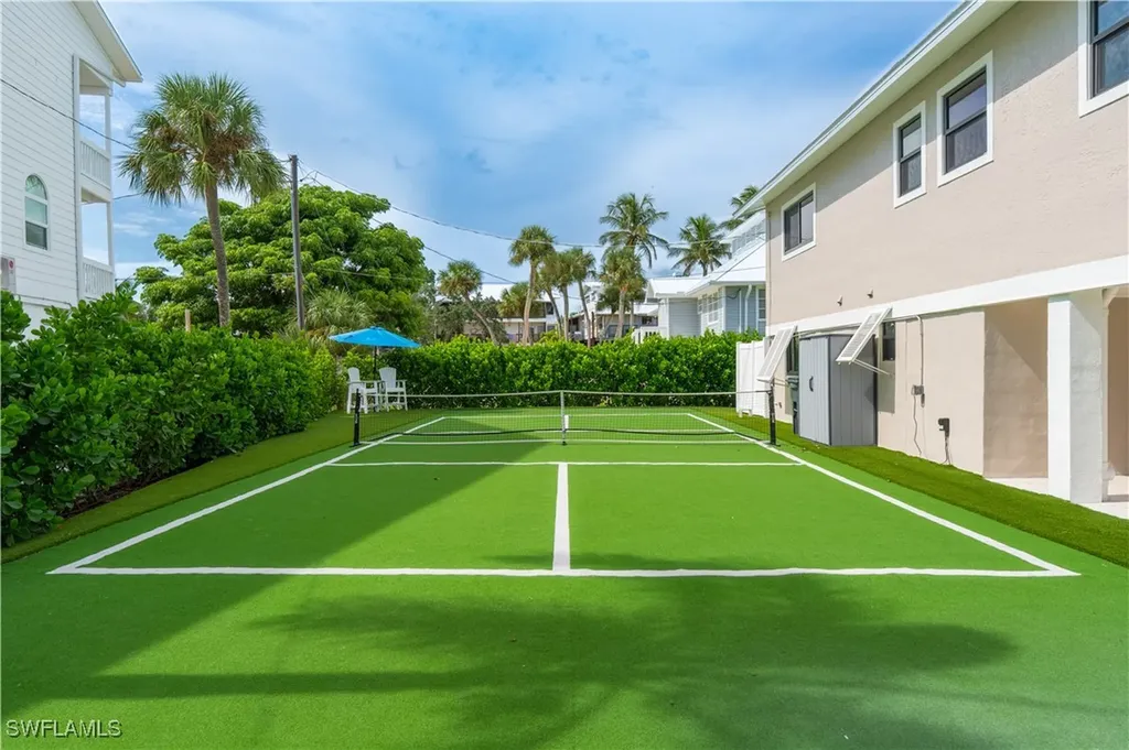 205 Bayview Avenue Fort Myers Beach FL 33931