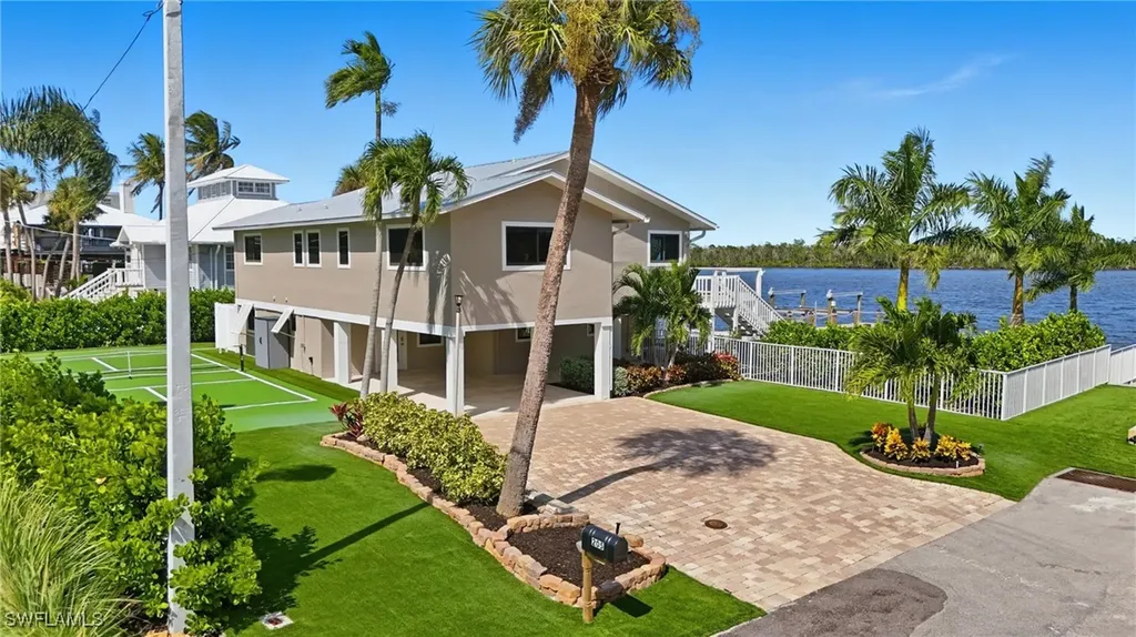 205 Bayview Avenue Fort Myers Beach FL 33931
