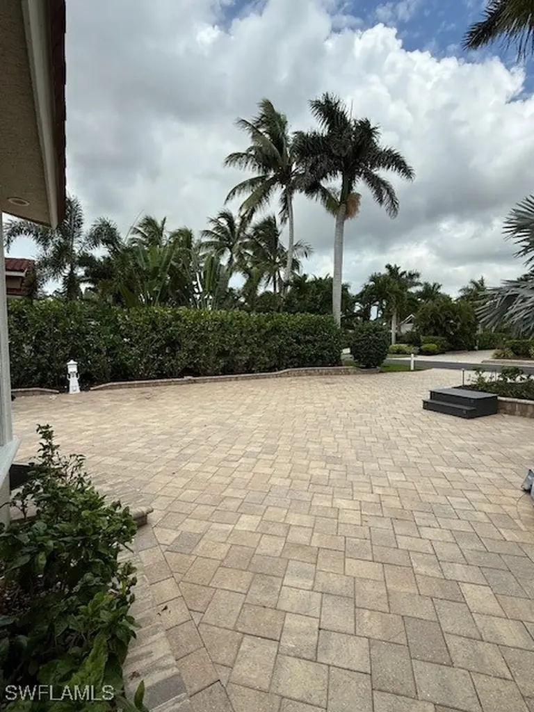 4826 Southern Breeze Drive Naples FL 34114