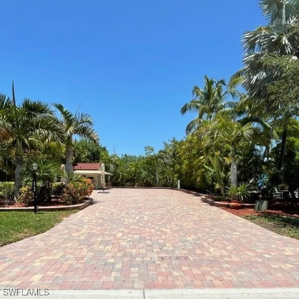 4762 Southern Breeze Drive Naples FL 34114