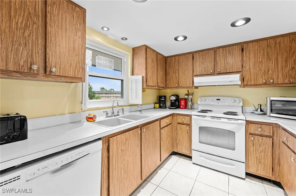 5419 Rattlesnake Hammock Road Naples FL 34113