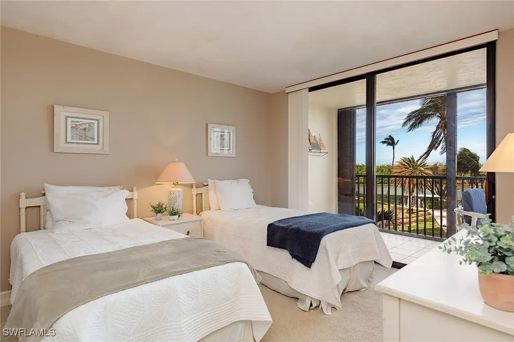 17 Bluebill Avenue Naples FL 34108