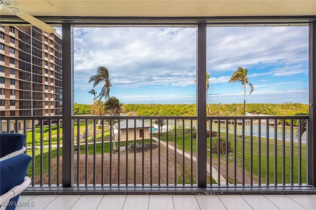 17 Bluebill Avenue Naples FL 34108