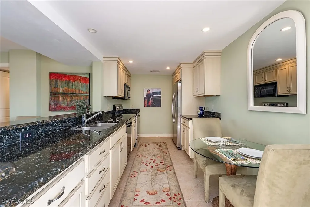 17 Bluebill Avenue Naples FL 34108