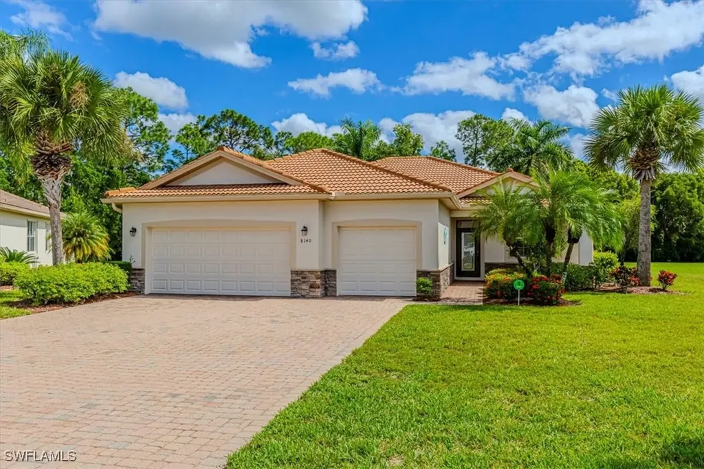 Naples FL, 8140 Monticello Court