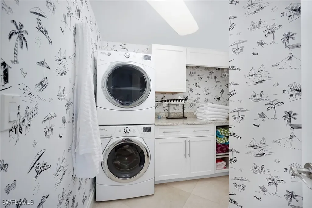 9577 Gulf Shore Drive W Naples FL 34108