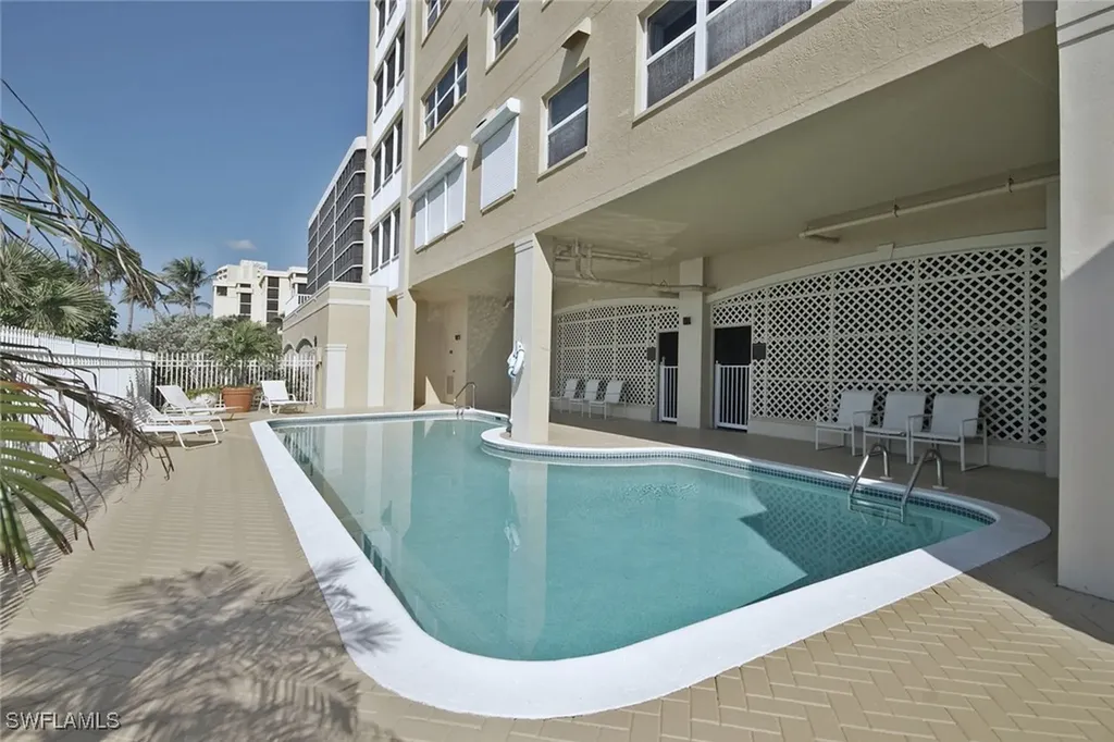 9577 Gulf Shore Drive W Naples FL 34108