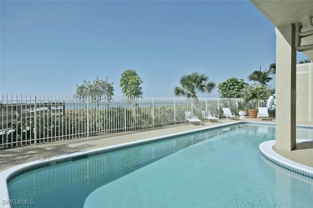9577 Gulf Shore Drive Naples FL 34108