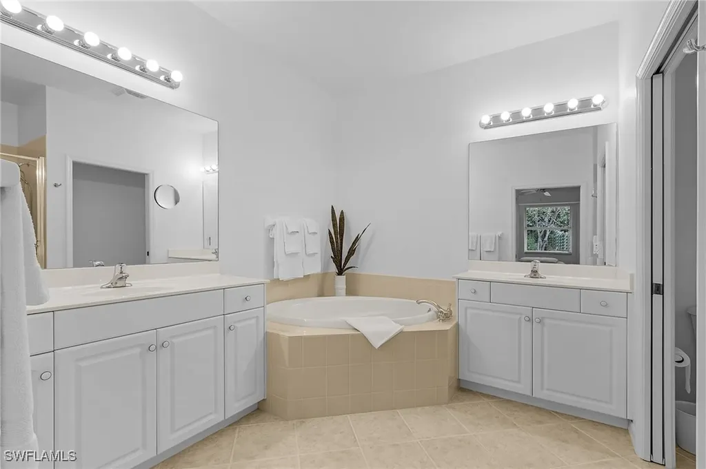 3984 Bishopwood Court E Naples FL 34114