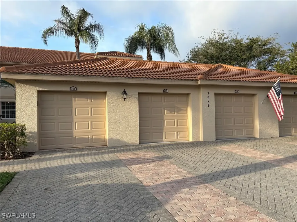 3984 Bishopwood Court E Naples FL 34114