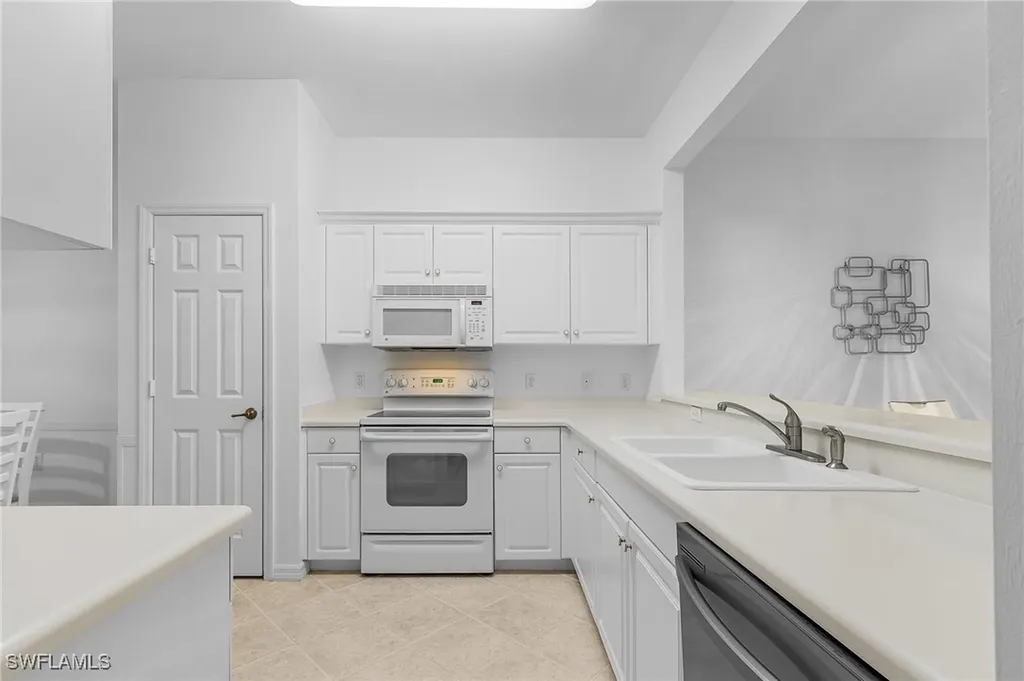 3984 Bishopwood Court E Naples FL 34114