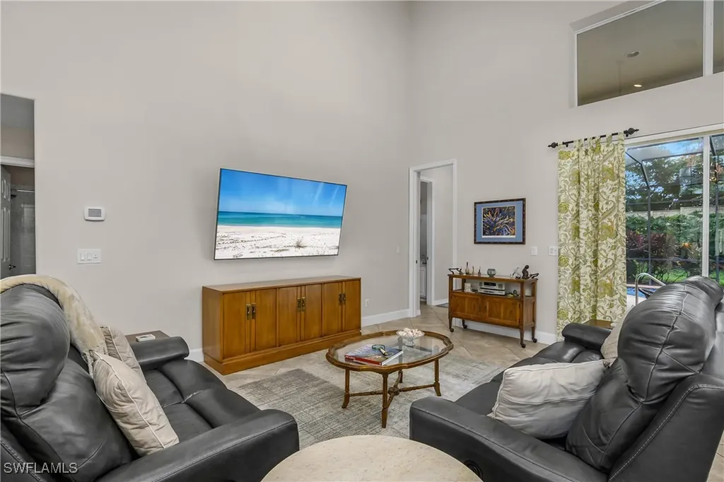 8816 Ventura Way Naples FL 34109