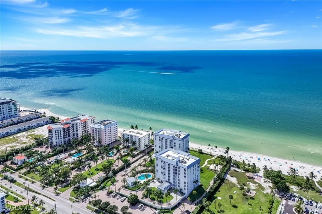 1285 Gulf Shore Boulevard N Naples FL 34102