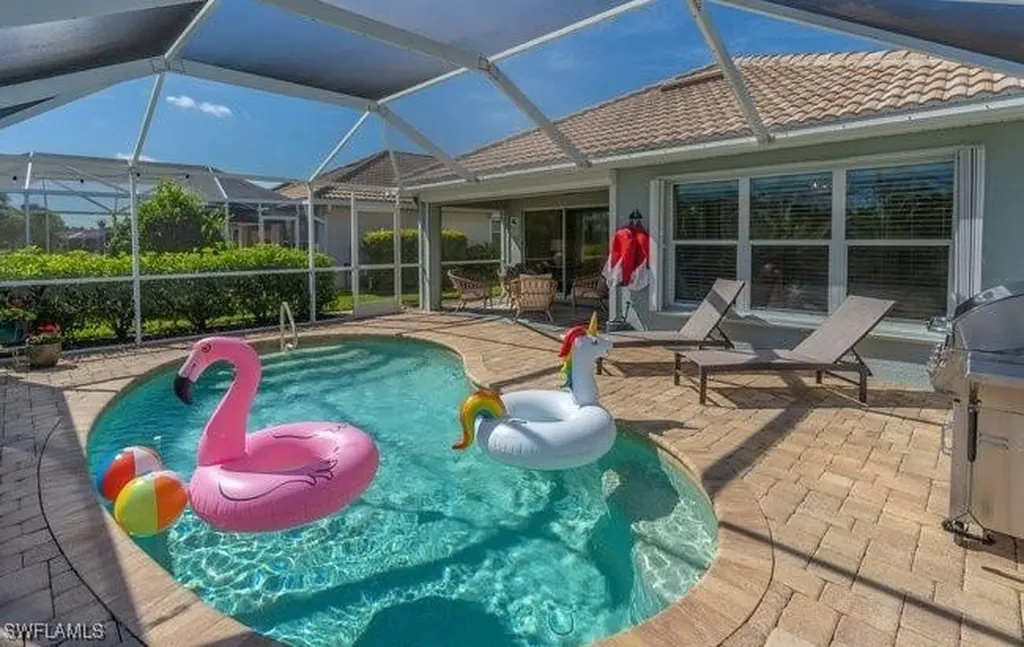 8693 Querce Court Naples FL 34114