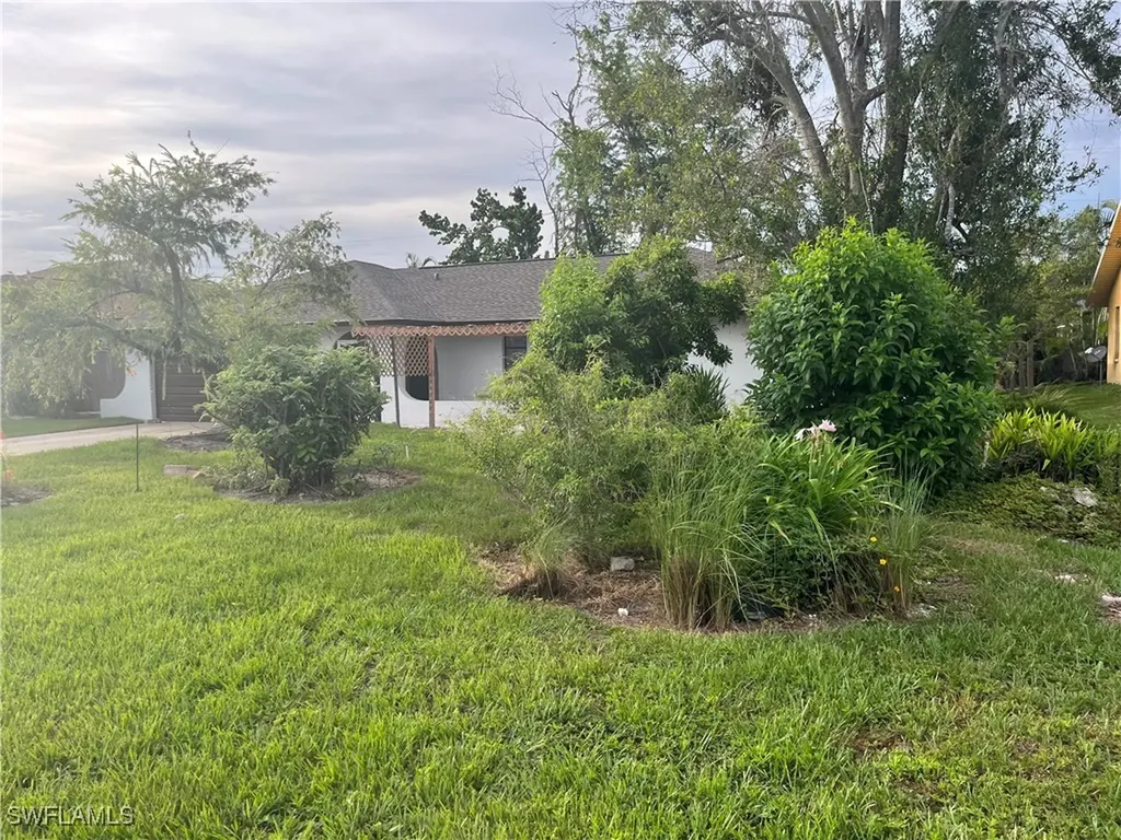 1513 SW 52nd Lane Cape Coral FL 33914