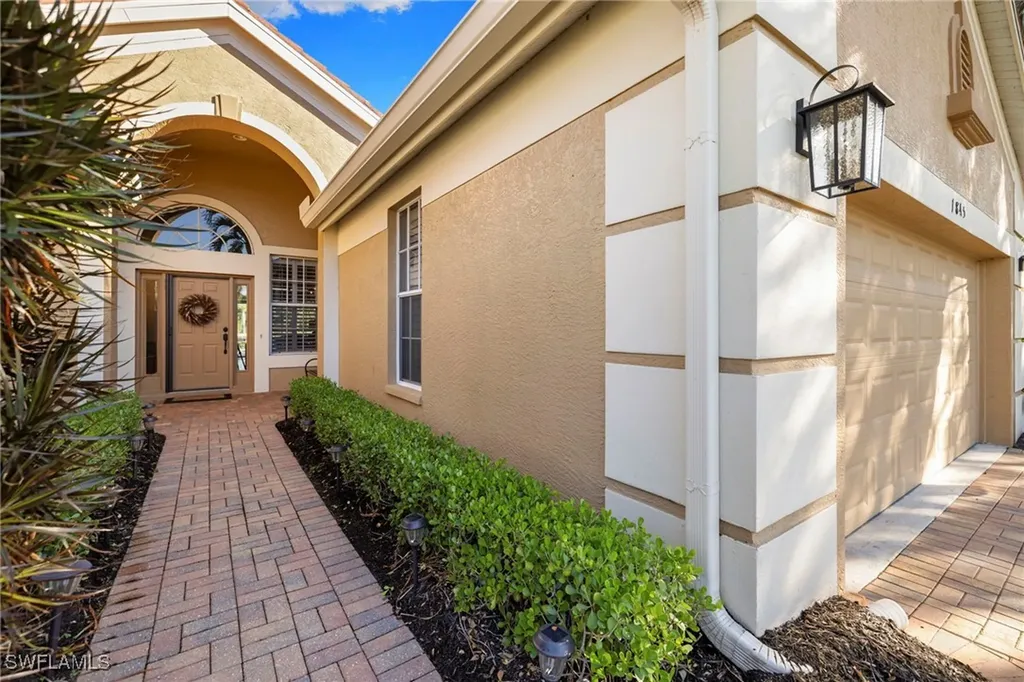 1845 Pondside Lane Naples FL 34109