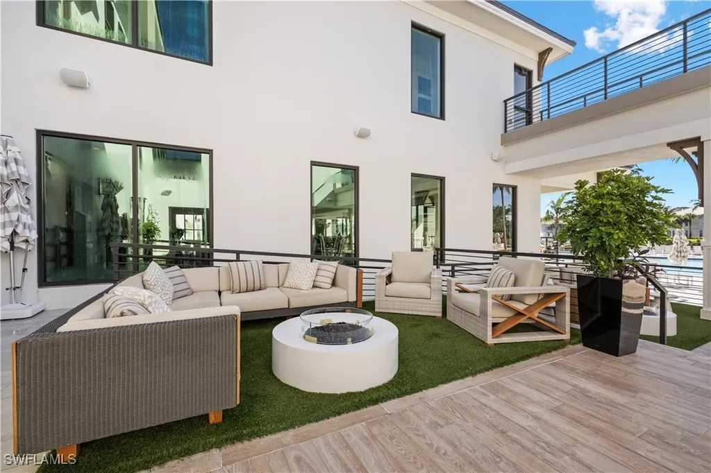 275 Indies Way Naples FL 34110