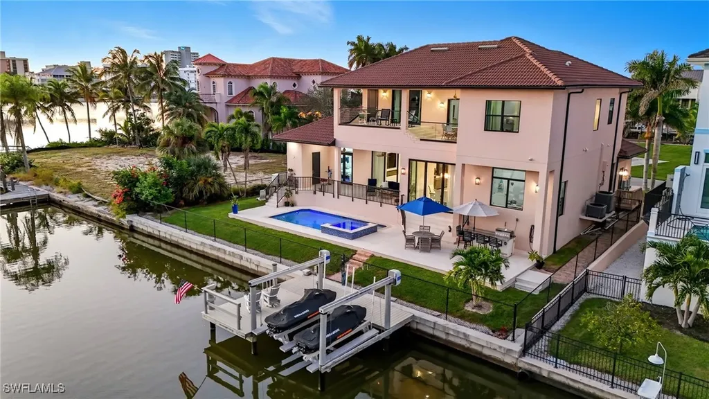 Naples FL, 388 Pine Avenue