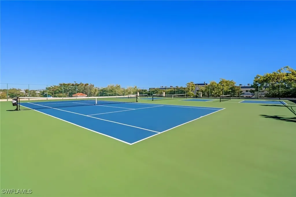 410 Bayfront Place Naples FL 34102