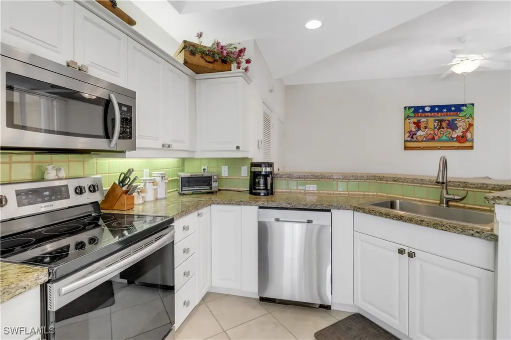 410 Bayfront Place Naples FL 34102
