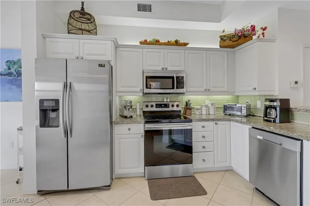 410 Bayfront Place Naples FL 34102