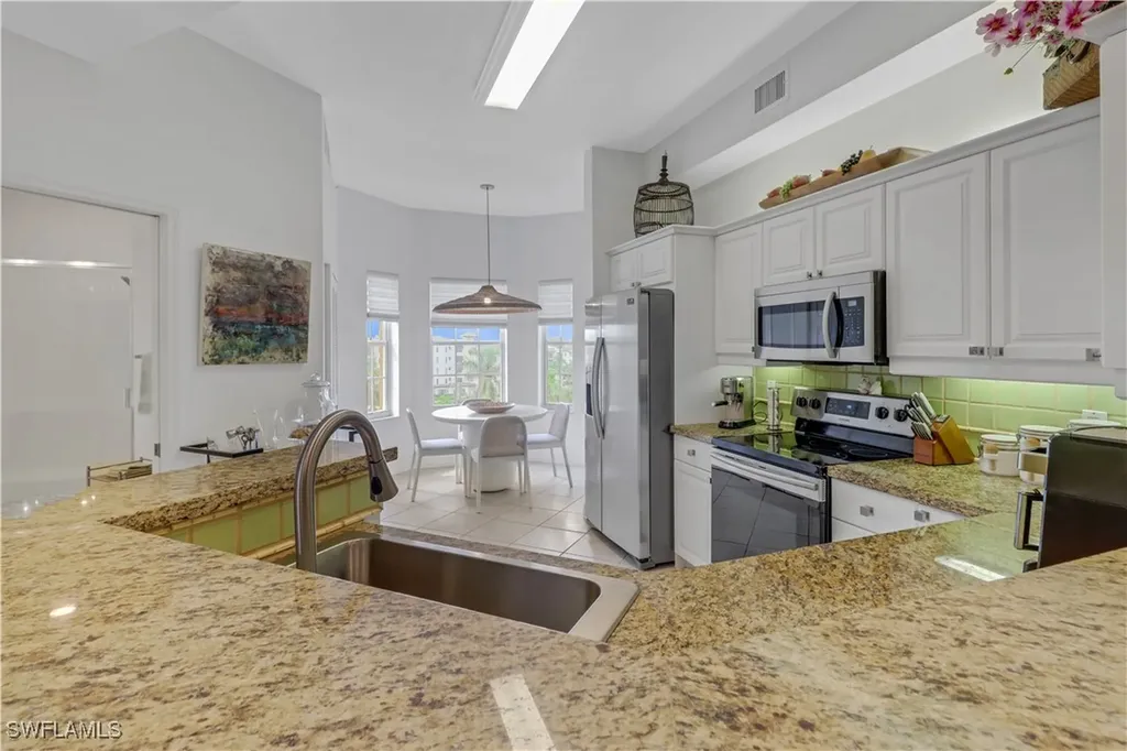 410 Bayfront Place Naples FL 34102