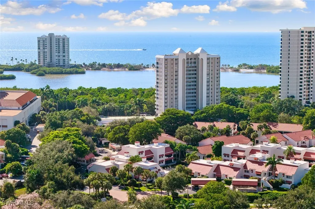 629 Serendipity Drive Naples FL 34108