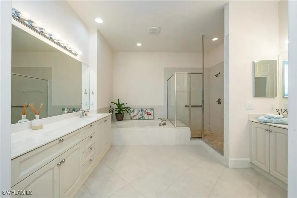 9034 Cascada Way Naples FL 34114