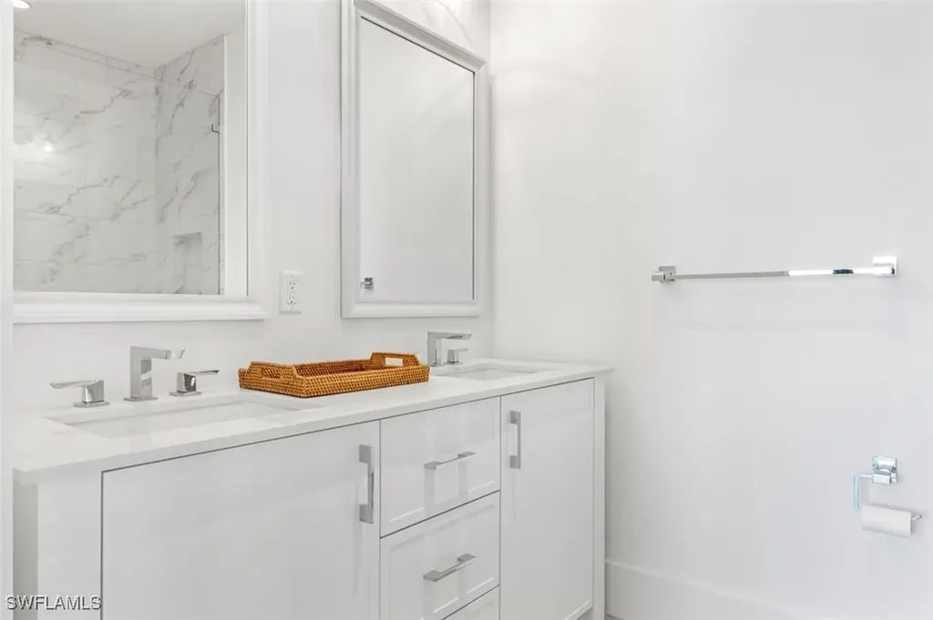 850 Central Avenue Naples FL 34102