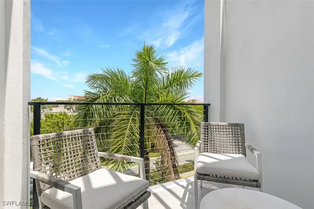 850 Central Avenue Naples FL 34102