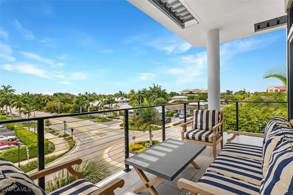 850 Central Avenue Naples FL 34102