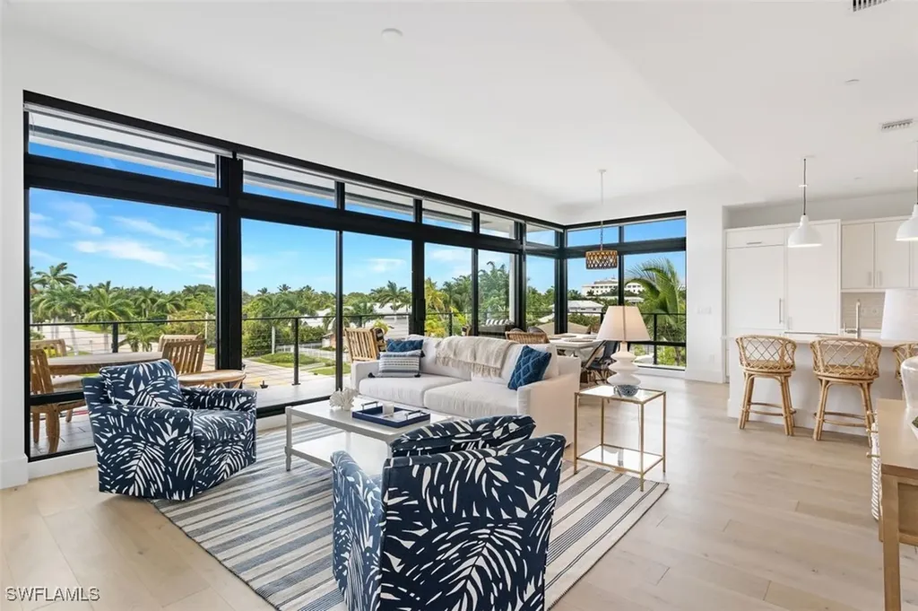 850 Central Avenue Naples FL 34102