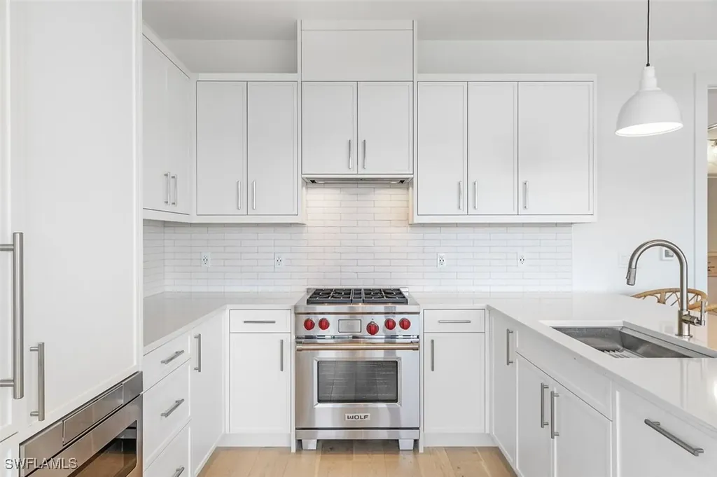 850 Central Avenue Naples FL 34102