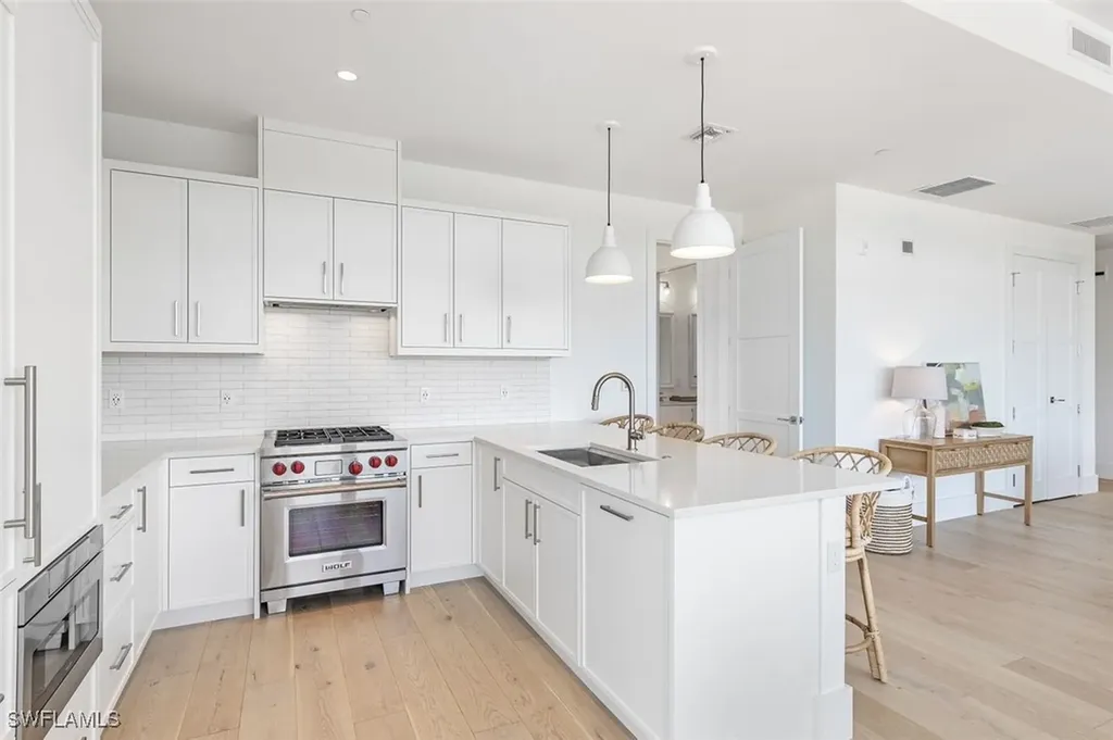 850 Central Avenue Naples FL 34102