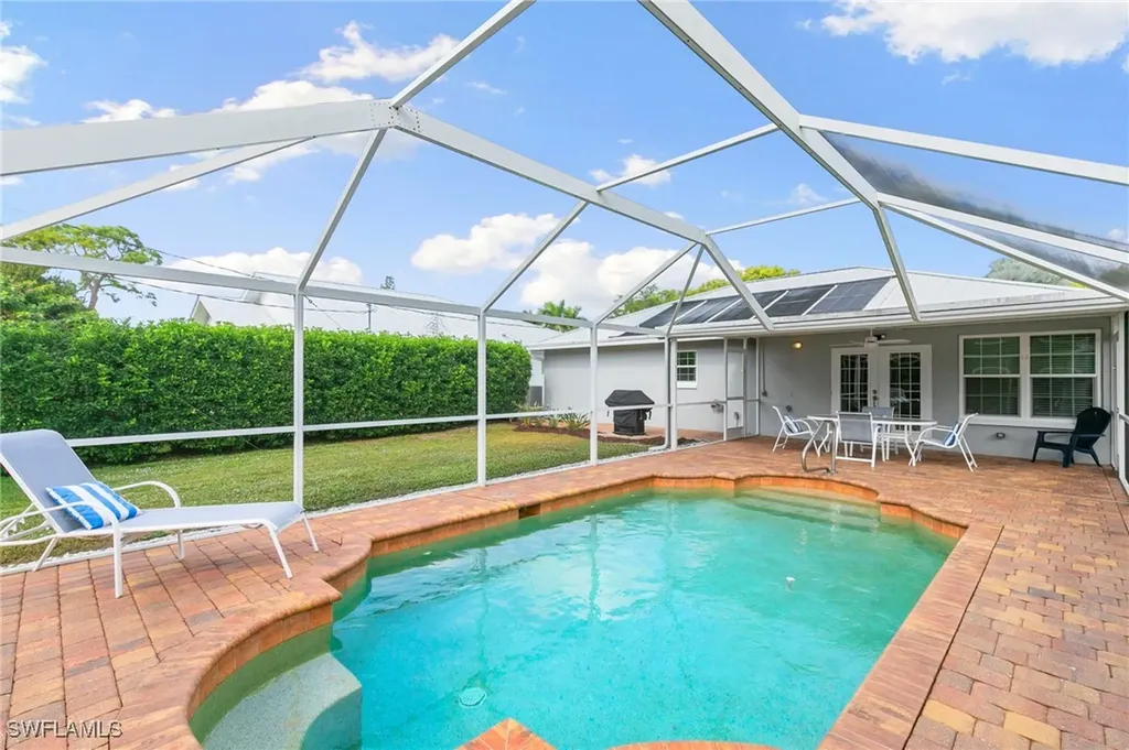 Bonita Springs FL, 38 7TH Street