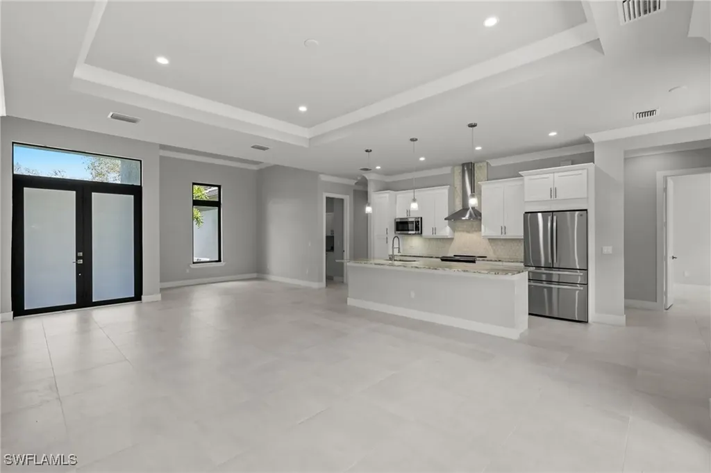 70 33rd Avenue NW Naples FL 34120