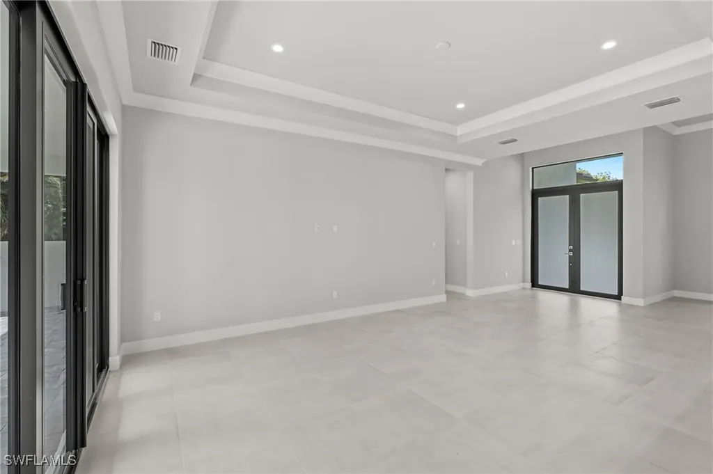 70 33rd Avenue NW Naples FL 34120