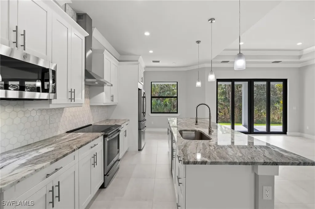 70 33rd Avenue NW Naples FL 34120