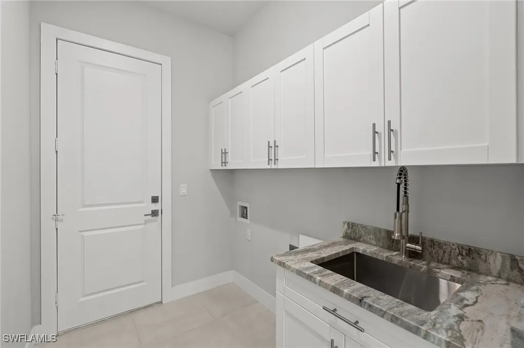70 33rd Avenue NW Naples FL 34120