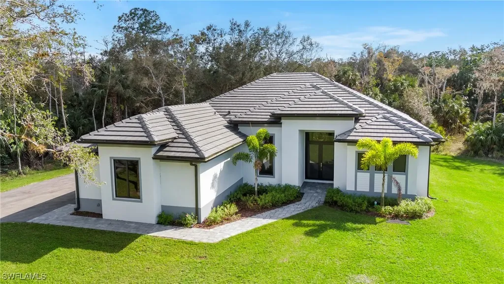 70 33rd Avenue NW Naples FL 34120